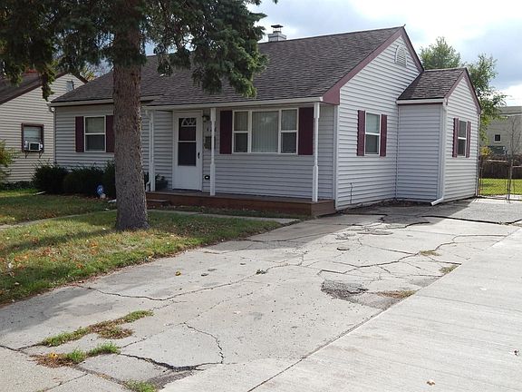 3rd image of 426 Ainsworth Cir