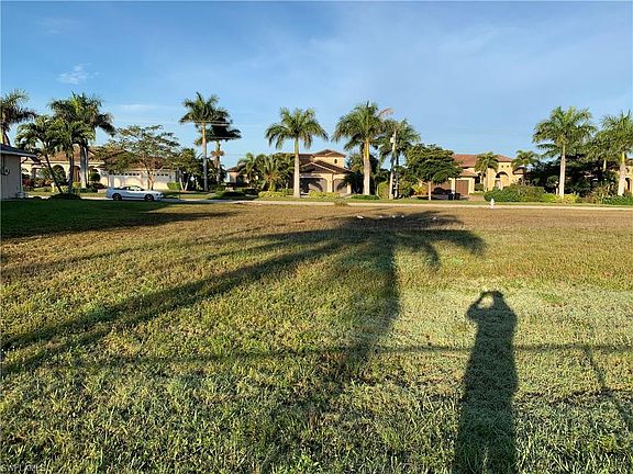 3rd image of 3609 Surfside Blvd