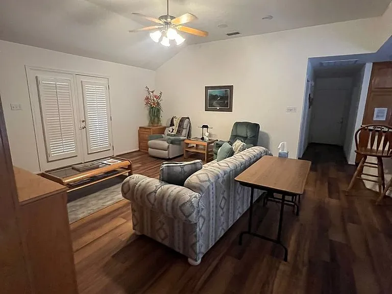 1041 Lytle Creek Dr — Photo 2