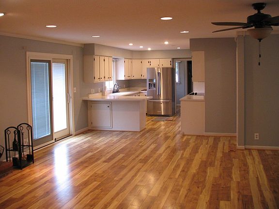 4th image of 2324 Garfield St