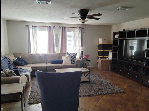 2nd image of 4209 Cinnamon St