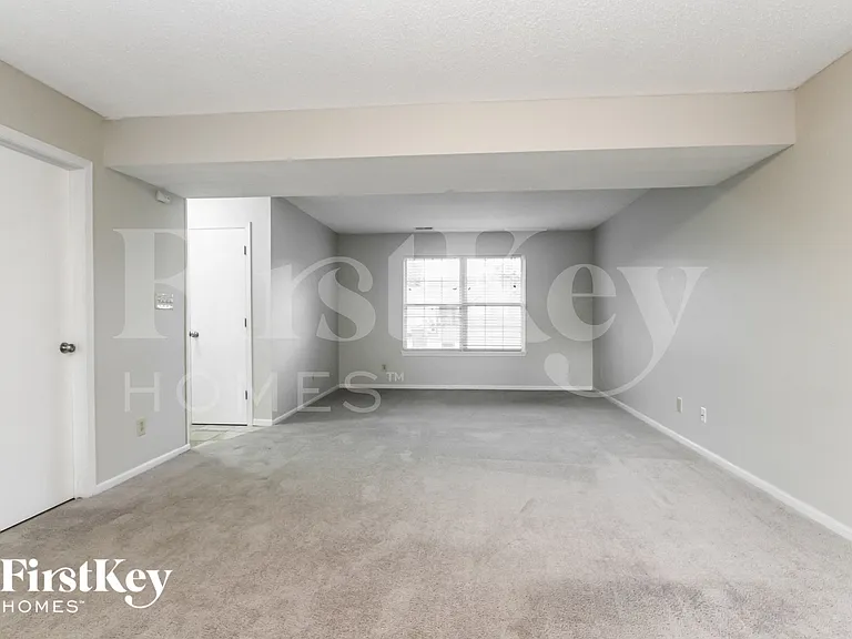 1524 Blue Brook Way — Photo 7