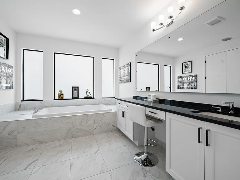 8599 Tower Bridge Ct — Photo 17