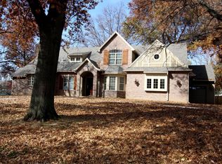 9704 Overbrook Rd, Leawood, KS 66206