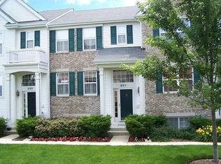 897 Emerald Dr, Hampshire, IL 60140