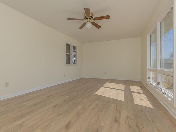 3rd image of 3000 Sheridan Rd