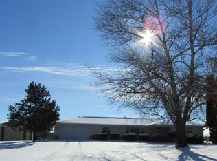 7669 E Wildwood Rd, Stillman Valley, IL 61084