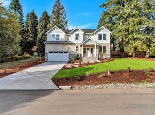 885 SE Hollow St, Hillsboro, OR 97123