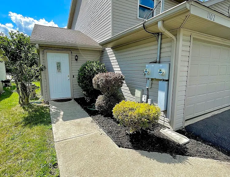 1100 Fishlock Ave — Photo 3