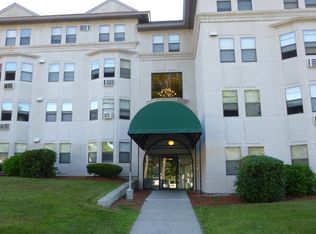 1 Kessler Farm Dr, Nashua, NH 03063