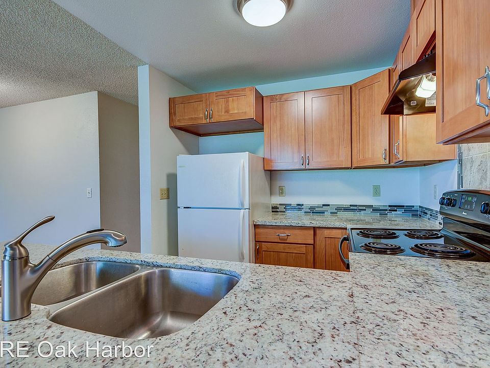 1st image of 730 SW Harrier Cir APT 1