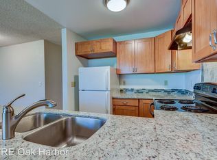730 SW Harrier Cir APT 1, Oak Harbor, WA 98277