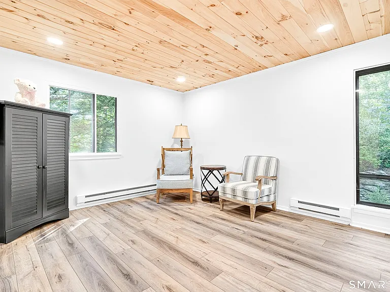 401 Heritage Vlg #B — Photo 11