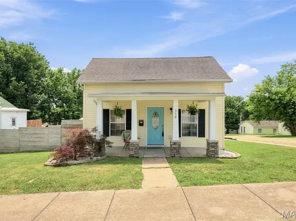 319 W Miller St, De Soto, MO 63020