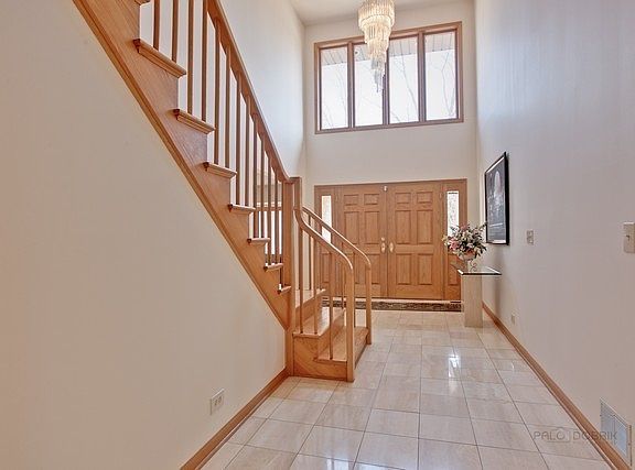 5th image of 2710 Oak St