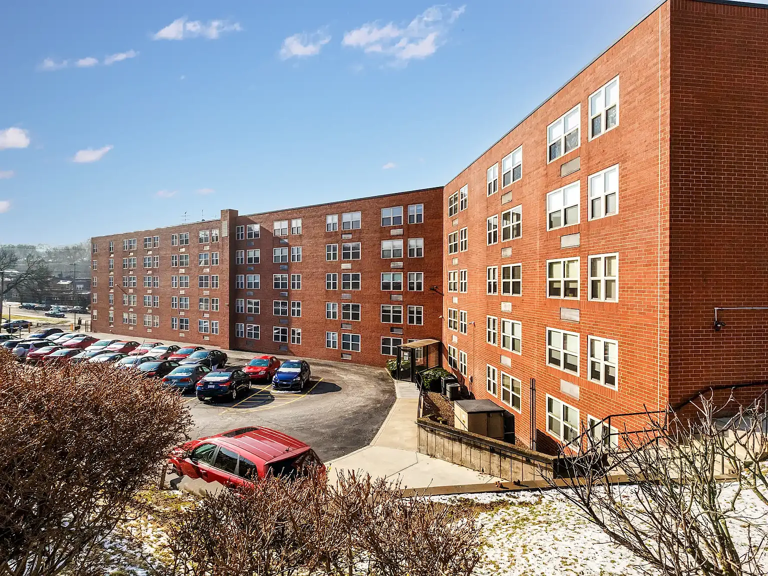 Forward Shady Apartments — Photo 2
