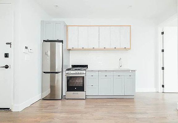 2nd image of 409 Chauncey St #3K