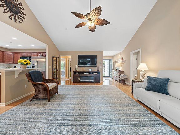 4th image of 701 Friar Tuck Ln