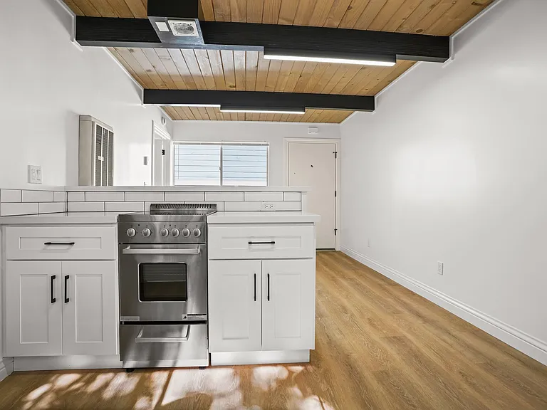 2030 Cedar St #6 — Photo 9