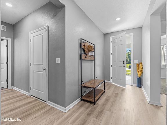 4th image of 12278 GILLESPIE Avenue