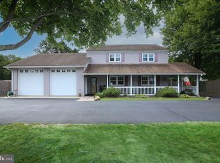 561 E Oak Rd, Vineland, NJ 08360