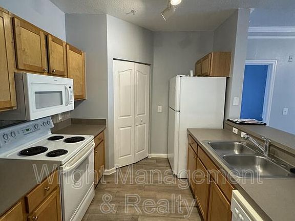 4th image of 4207 S Dale Mabry Hwy Unit 2201