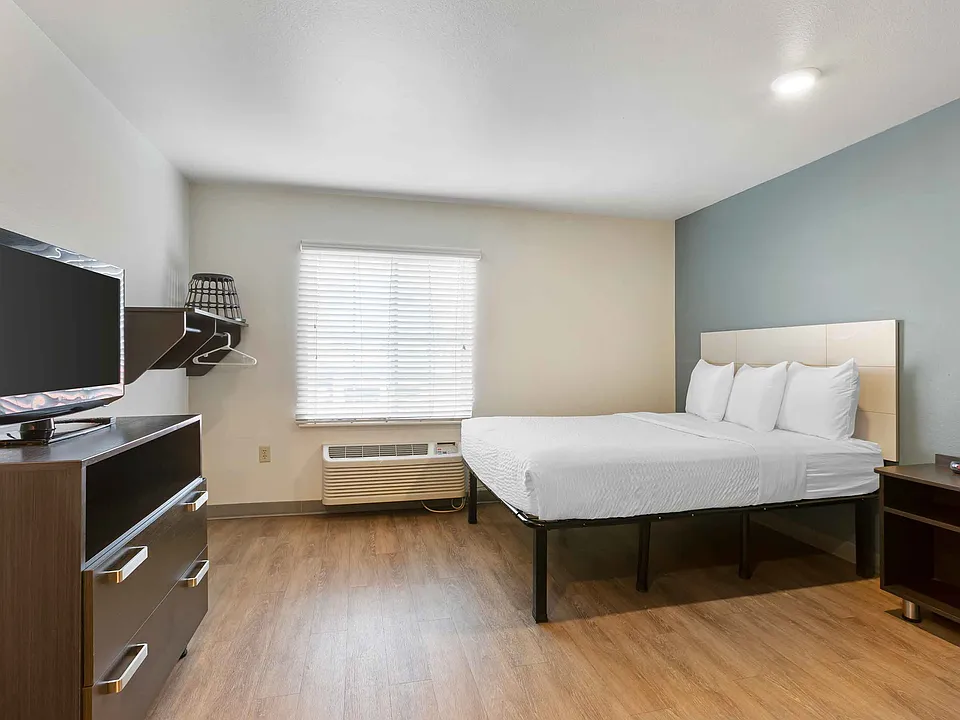 Studio Suite - 1 Queen Bed