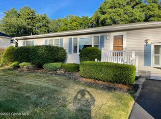 21 Louis Dr, Albany, NY 12205