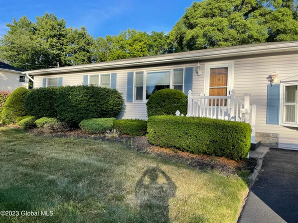 21 Louis Drive, Albany, NY 12205