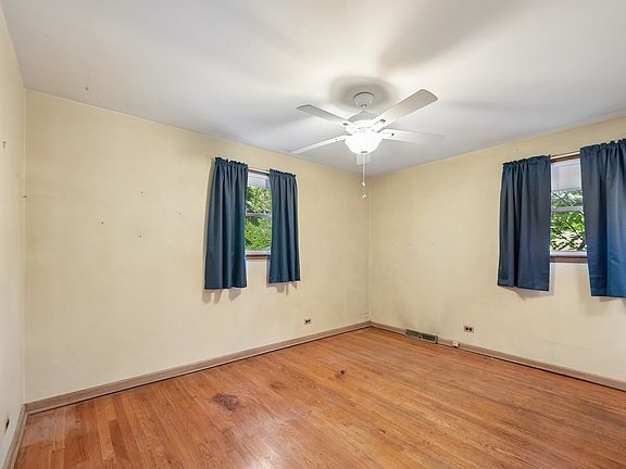 5th image of 9136 W 91st Pl