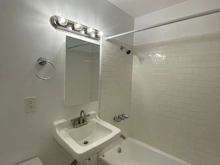 1302 E 3rd St — Photo 10