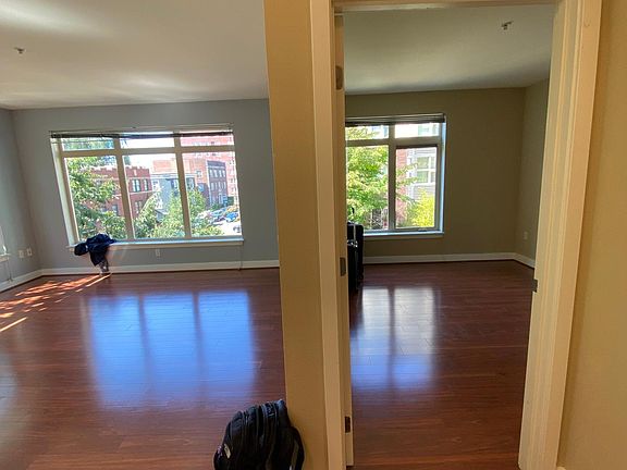 3rd image of 1610 Belmont Ave APT 305