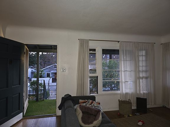 2nd image of 2605 Piedmont Ave