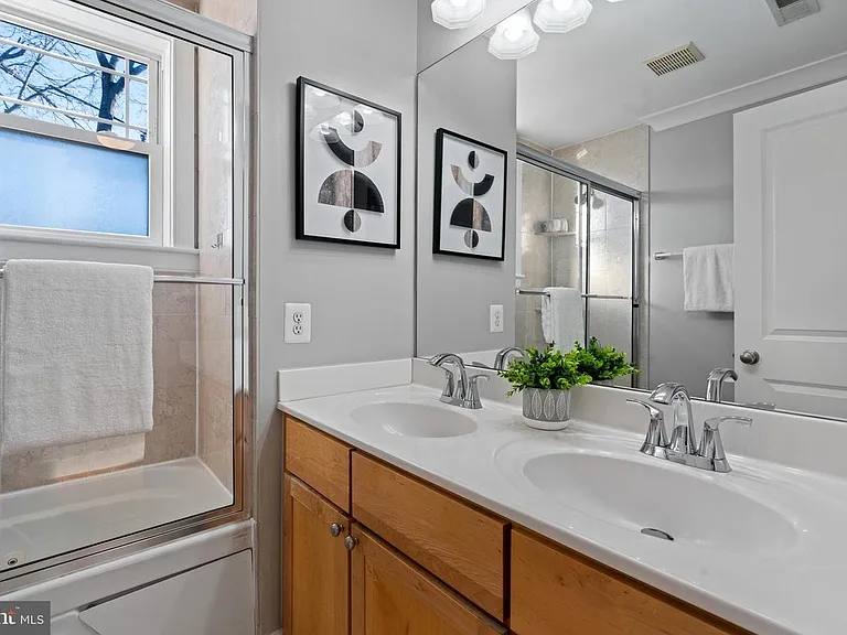 1301 S Carolina Ave SE #7 — Photo 12