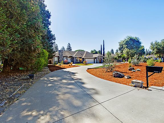 3rd image of 19313 Kerwin Ranch Ct
