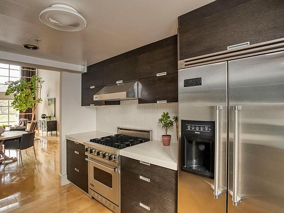 3rd image of 428 8th St APT 101