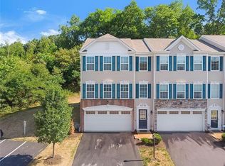 214 Grace Manor Dr, Coraopolis, PA 15108