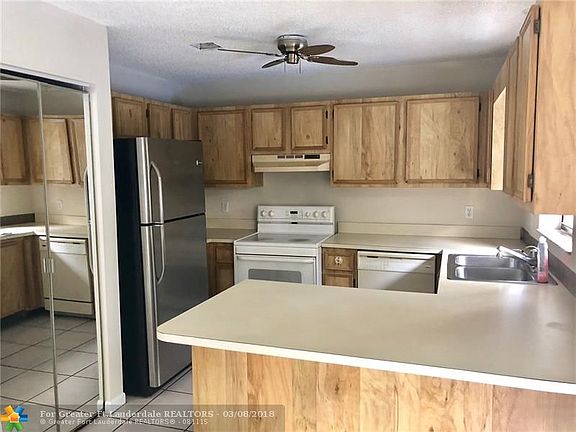 3rd image of 1056 NE 33rd St