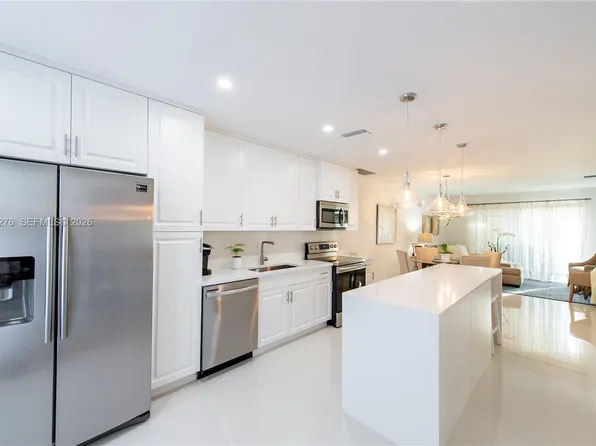 8580 Bella Vista Dr, Boca Raton, FL 33433