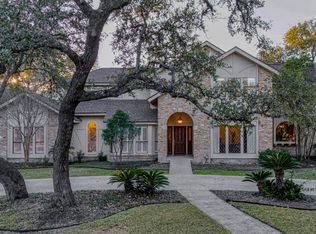 16419 Hidden View St, Hill Country Village, TX 78232