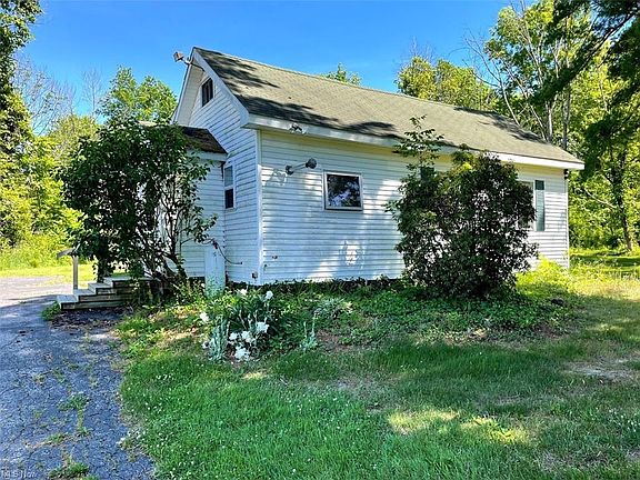 5th image of 10305 Clay St