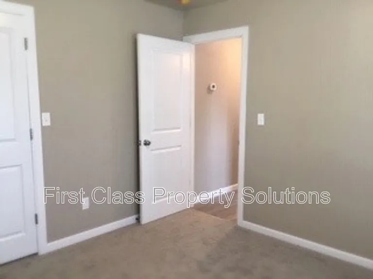 7001 NW 45th St — Photo 16