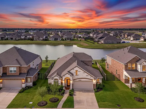 77 Indian Wells Dr, Manvel, TX 77578