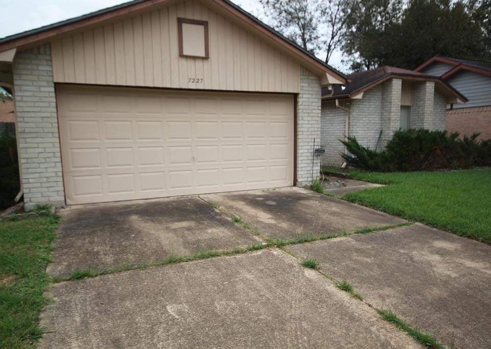 1st image of 7227 Londres Dr