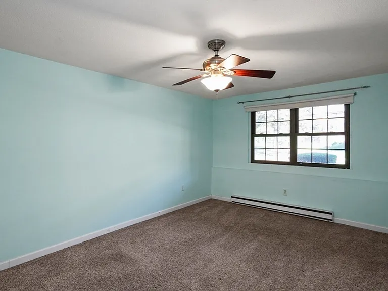 16 Mayberry Dr #4 — Photo 10