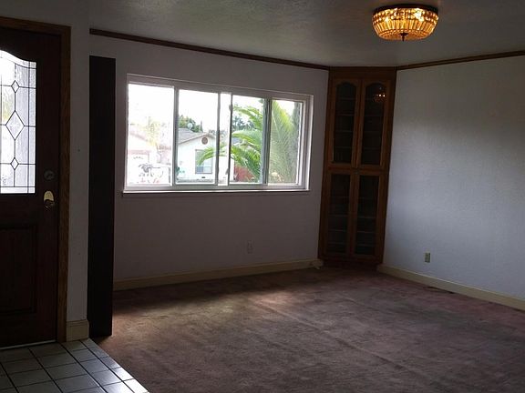 2nd image of 3303 Sylvan Dr
