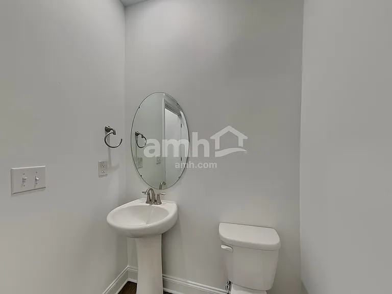 1207 Livengood Way — Photo 8