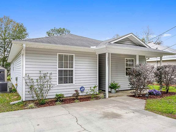 3rd image of 2807 Hidden Springs Dr
