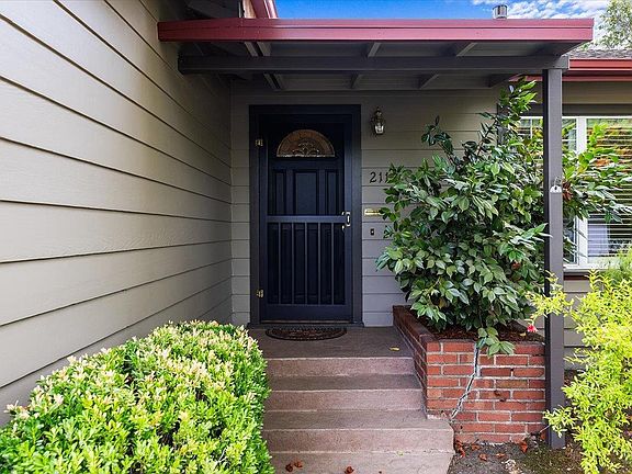 4th image of 2112 Geary Drive