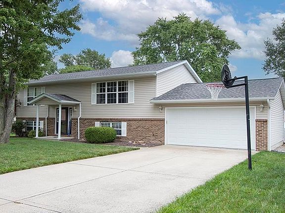 3rd image of 2723 Gardenia St